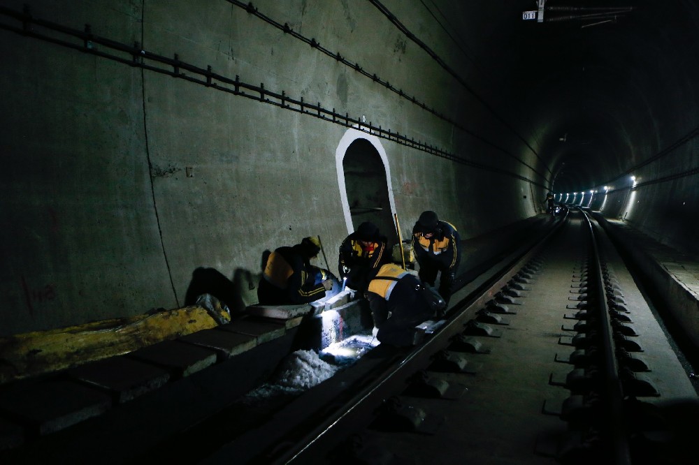 五通桥铁路运营隧道病害现状